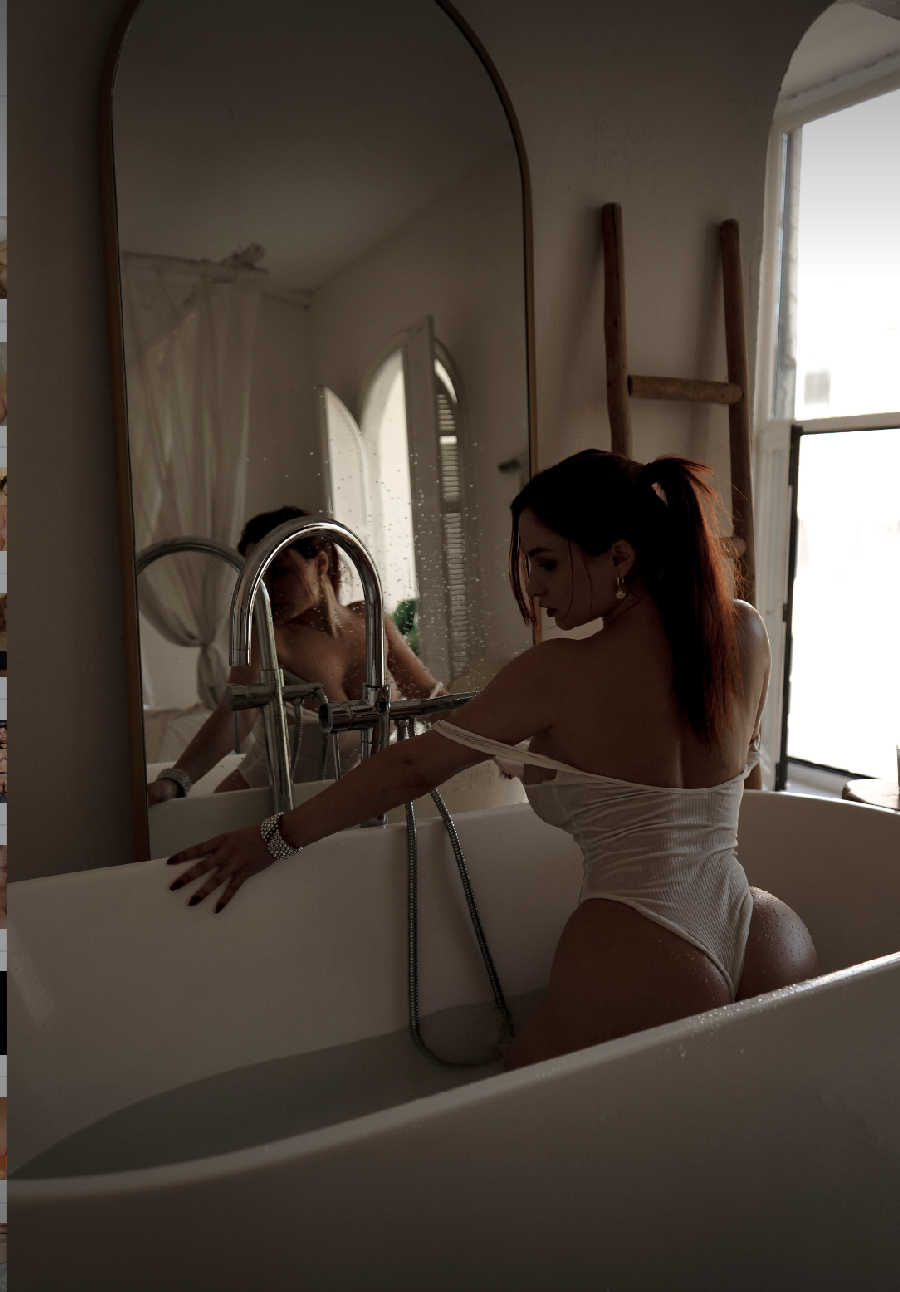 A playful frame from Miranda Faith nude — online in Keretaro