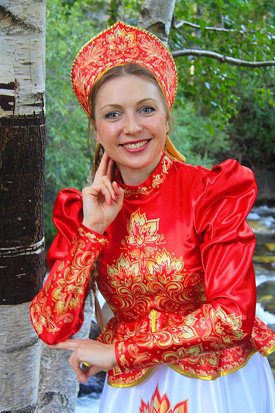 Women in Slavic costumes in Keretaro