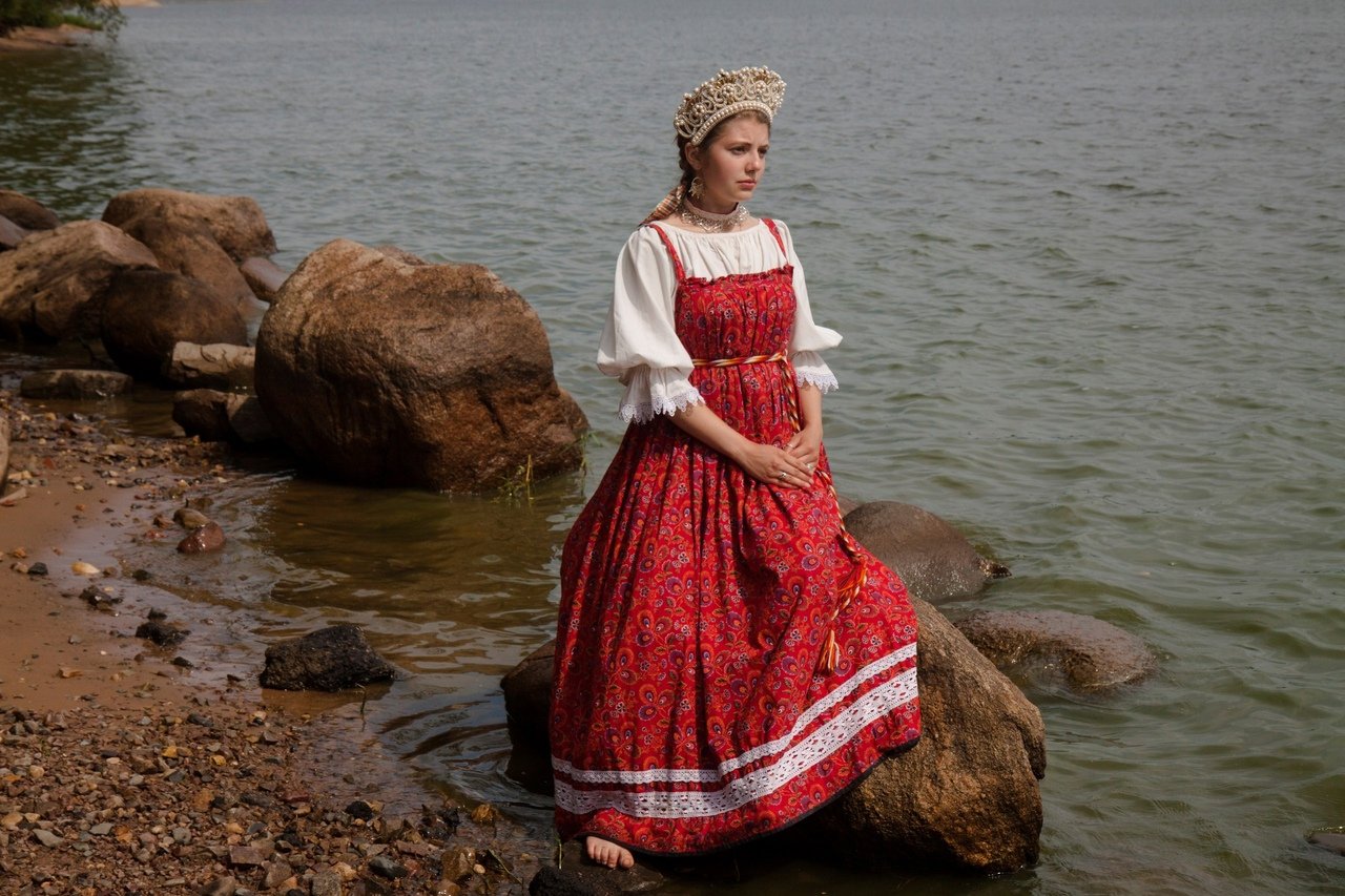 Women in Slavic costumes in Keretaro