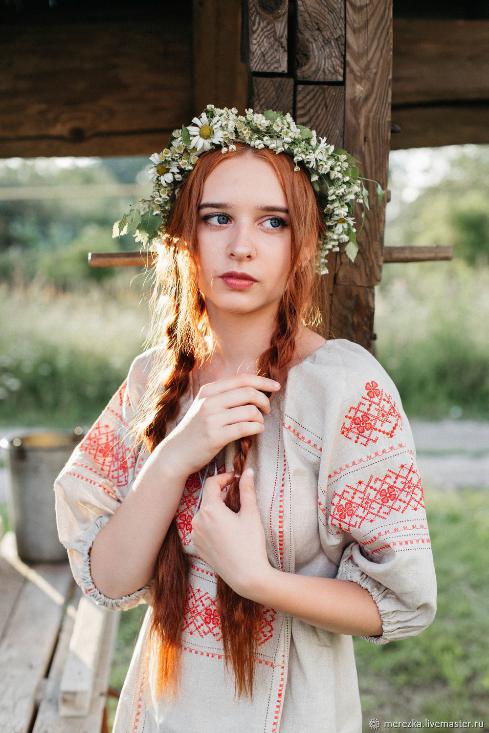 Girls in Slavic costumes in Keretaro