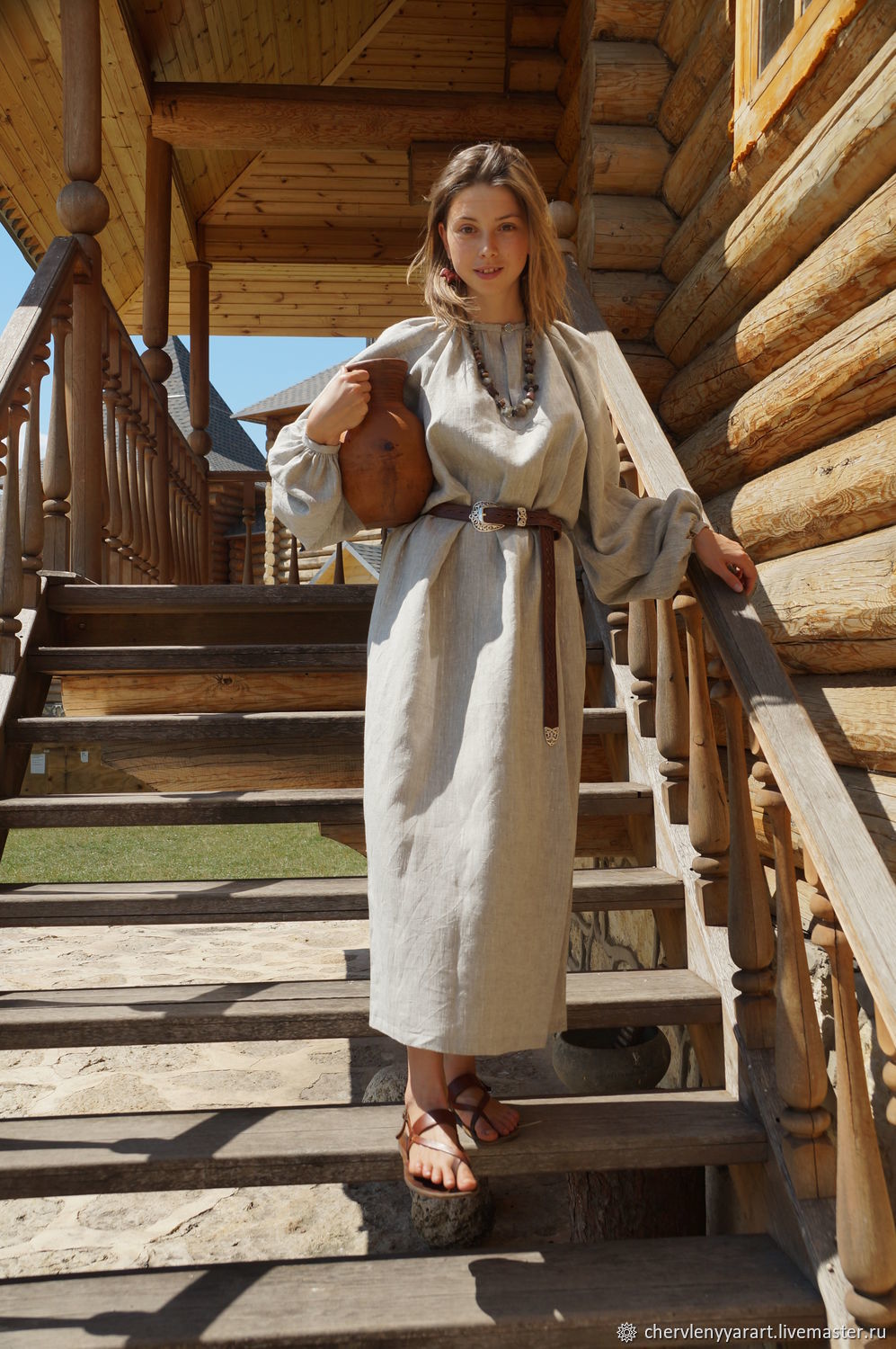 Girls in Slavic costumes in Keretaro